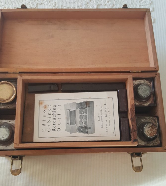 RetouchingOutfit (3).JPG