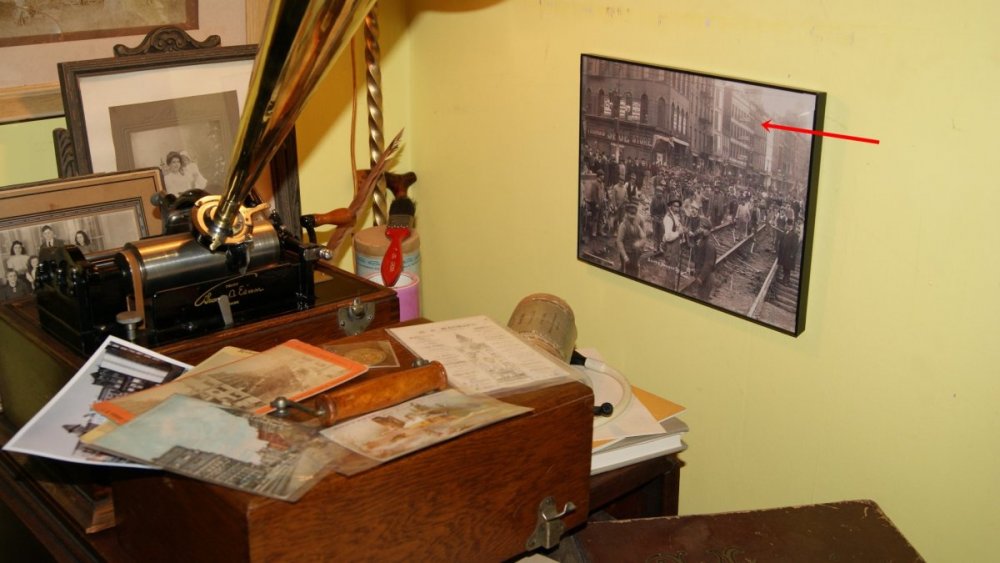 DSC08880 Mackie Store (Large).JPG