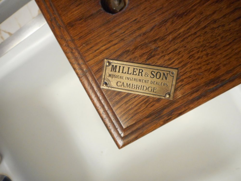 Perfecta Perophone phonograph (25).JPG