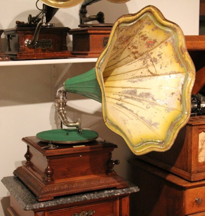 Britaniaphone Final.jpg