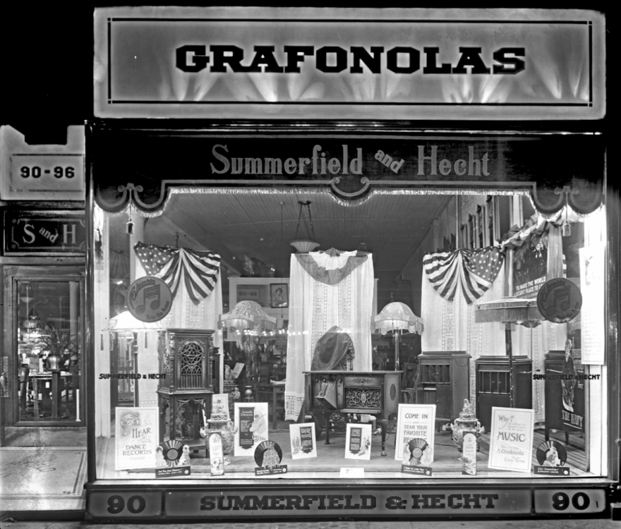 Summerfield & Hecht.png